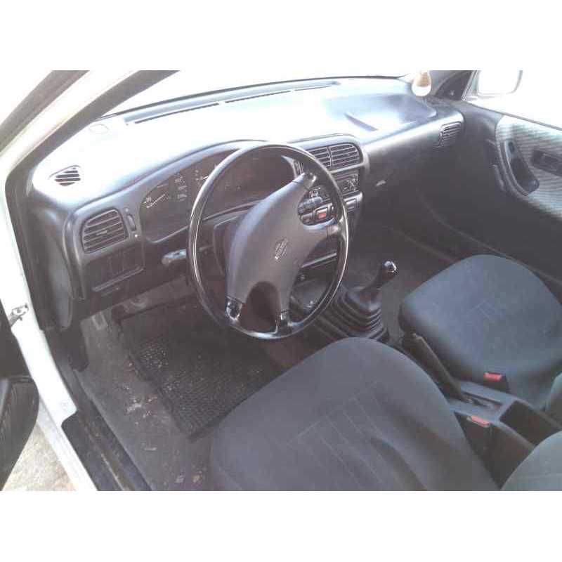 nissan sunny berlina (n14) del año 1995