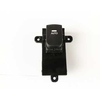 MANDO ELEVALUNAS TRASERO DERECHO 935802T010 
