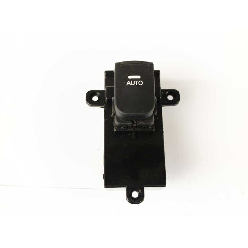 MANDO ELEVALUNAS TRASERO DERECHO 935802T010 