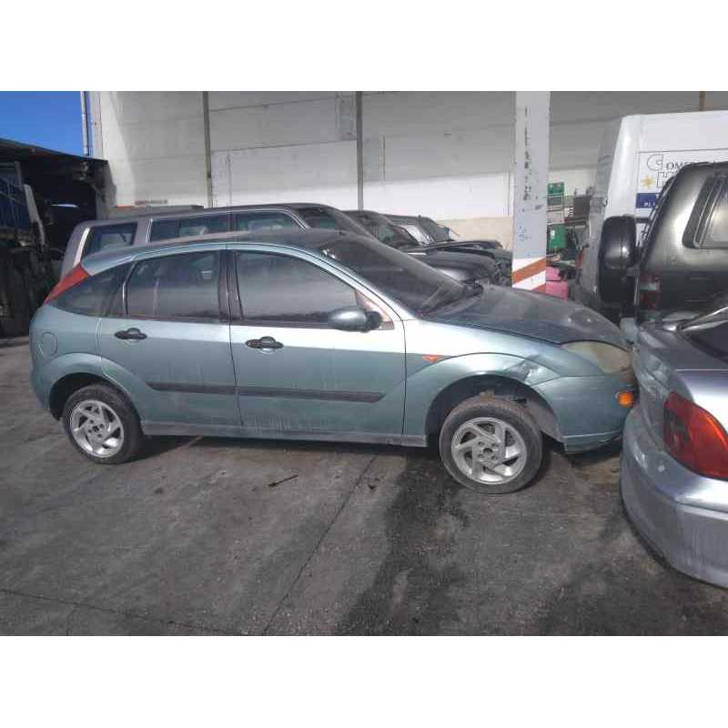ford focus berlina (cak) del año 2000