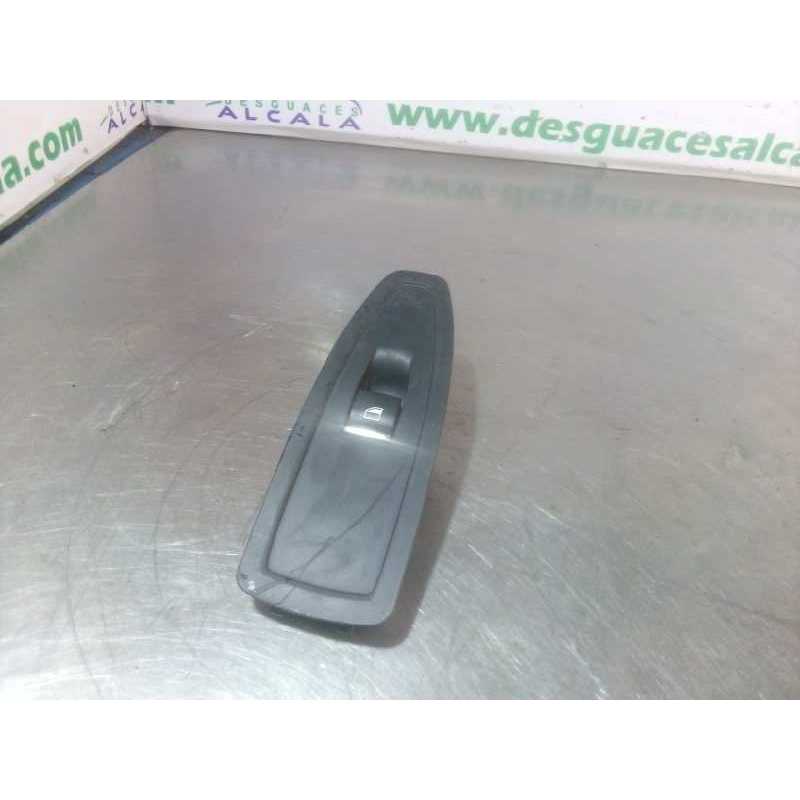 MANDO ELEVALUNAS DELANTERO DERECHO 920810702 3 PINES 