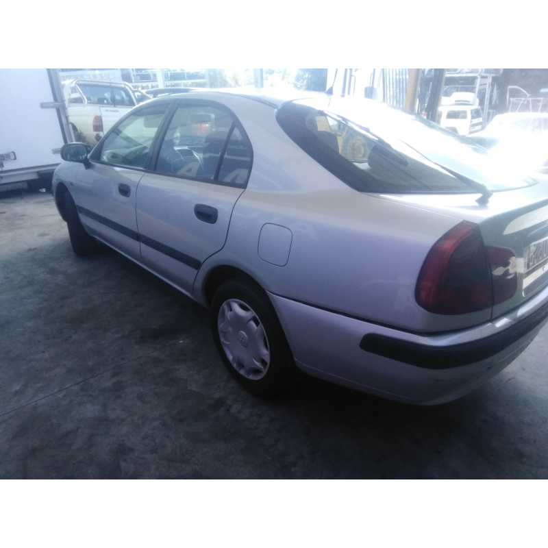 mitsubishi carisma (da_) del año 2001