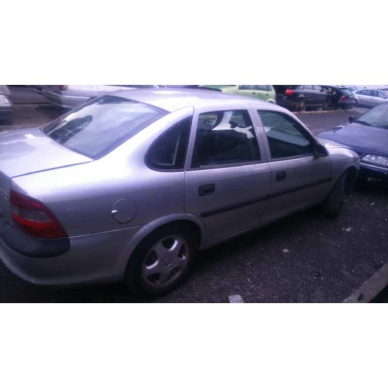 opel vectra b berlina del año 1998