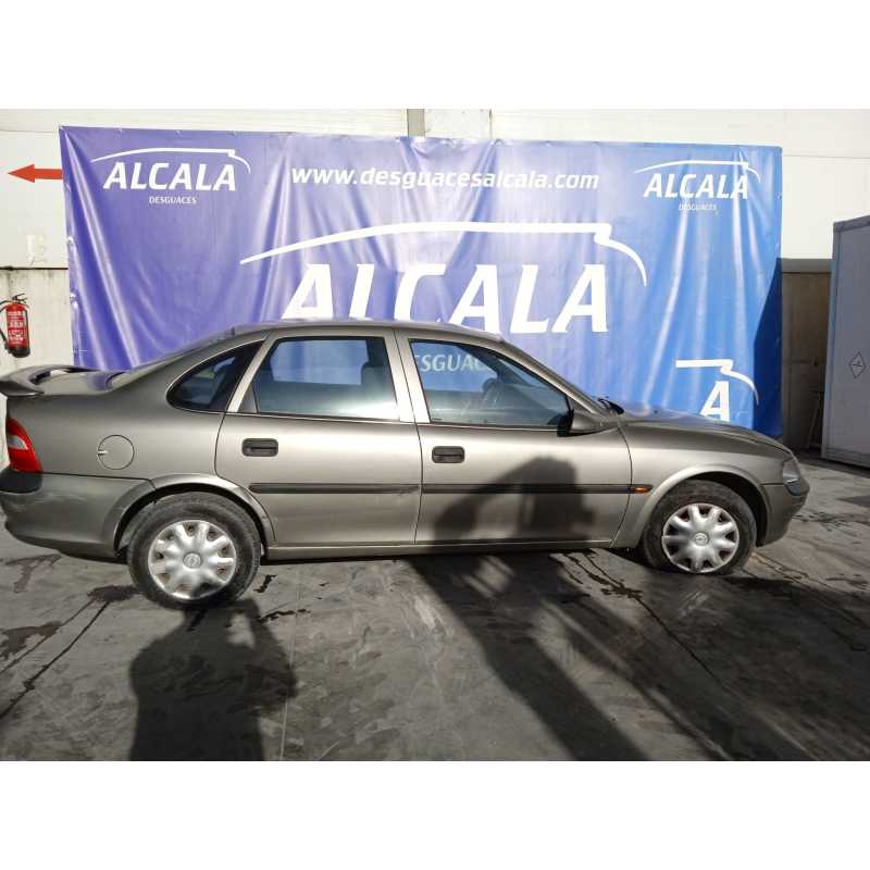 opel vectra b berlina del año 1995