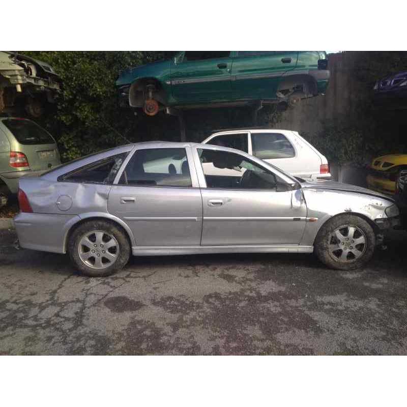 opel vectra b berlina del año 2002