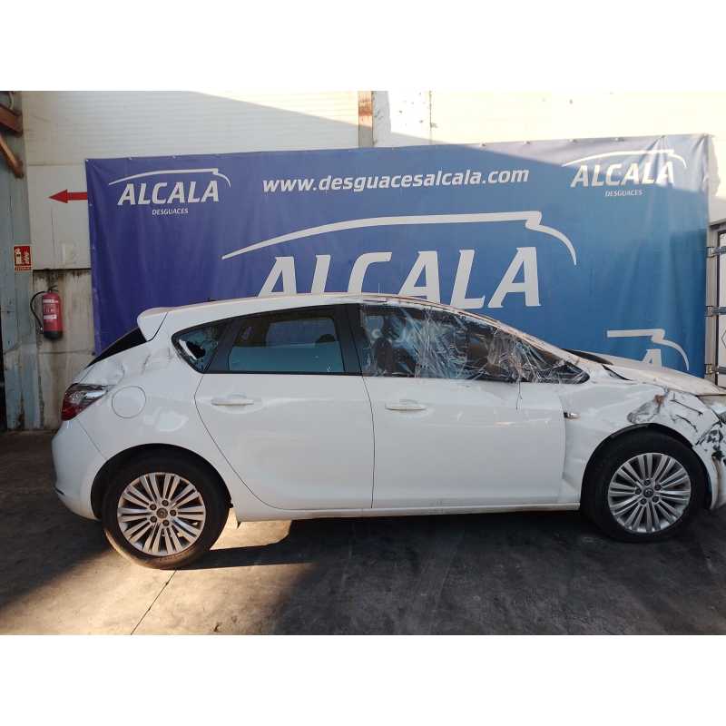 opel astra j (p10) del año 2015
