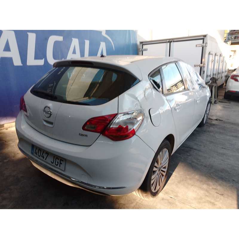opel astra j (p10) del año 2015