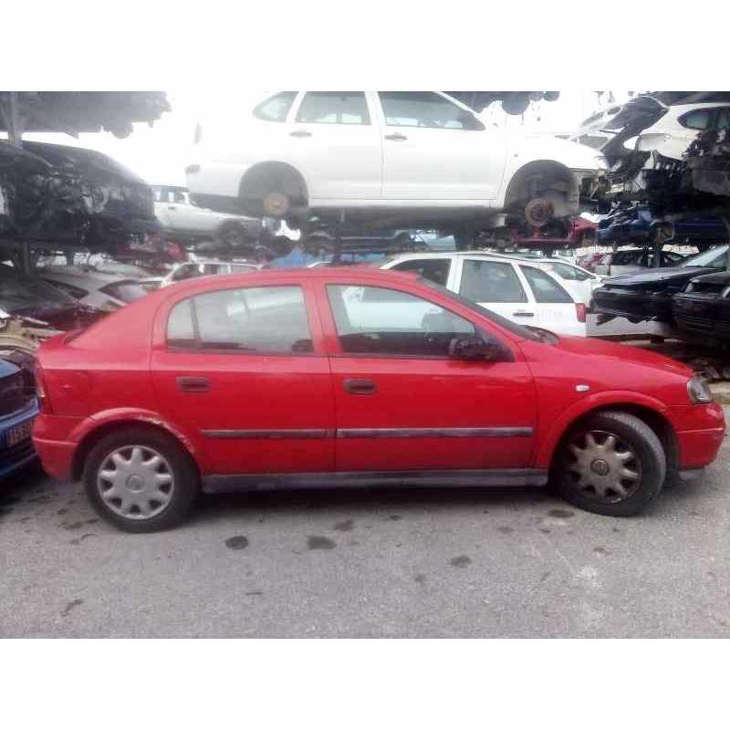 opel astra g berlina del año 2000