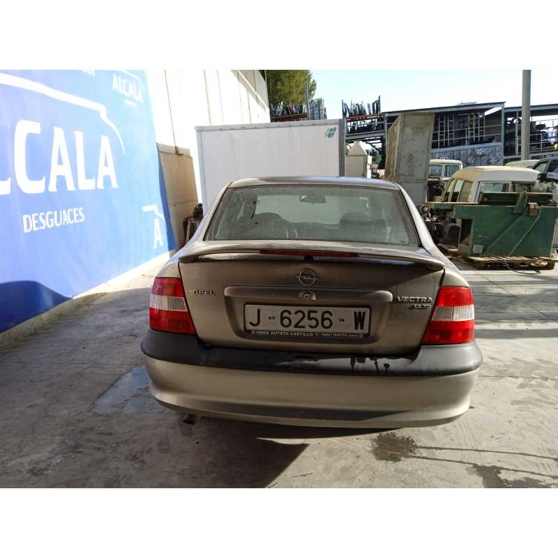 opel vectra b berlina del año 1995
