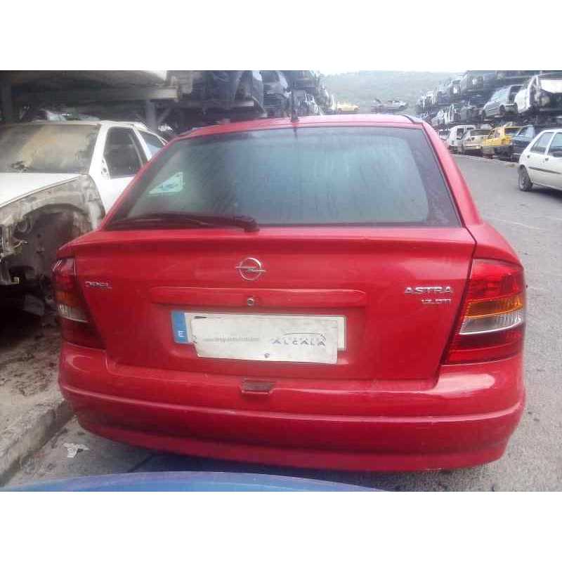 opel astra g berlina del año 2000