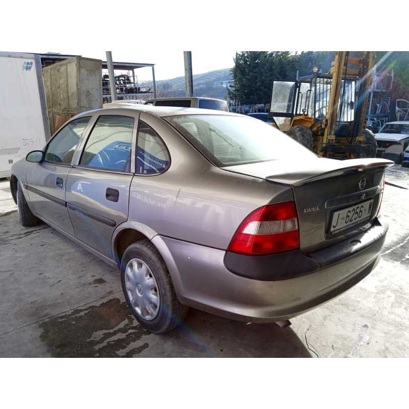 opel vectra b berlina del año 1995