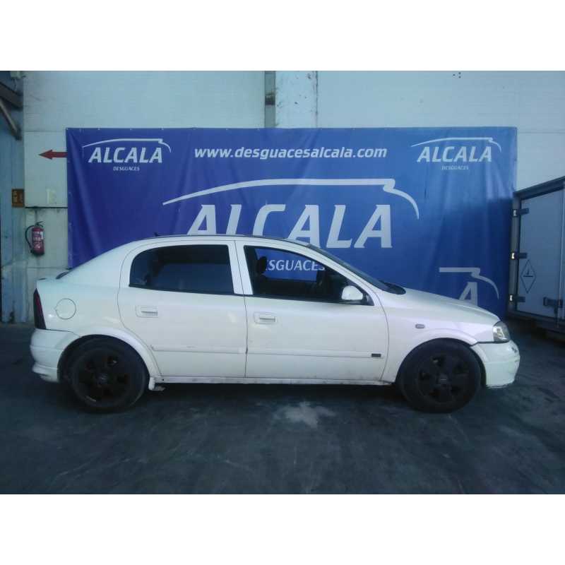 opel astra g berlina del año 2000