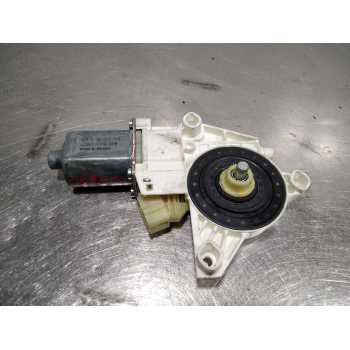 MOTOR ELEVALUNAS DELANTERO DERECHO 0130822272 