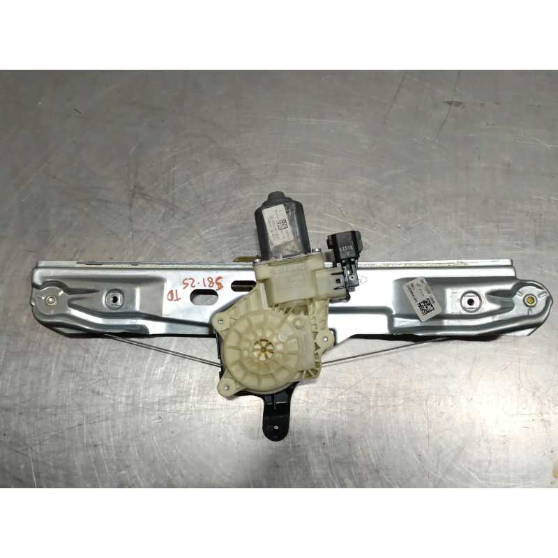 ELEVALUNAS TRASERO DERECHO BM51A27000BE 