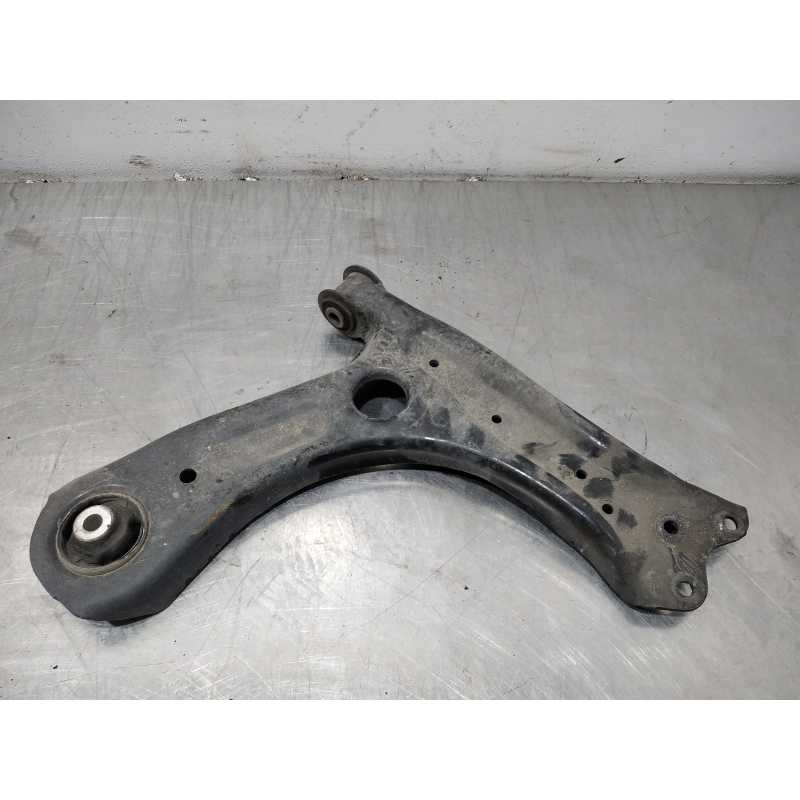 BRAZO SUSPENSION SUPERIOR DELANTERO DERECHO 6R0407152F 