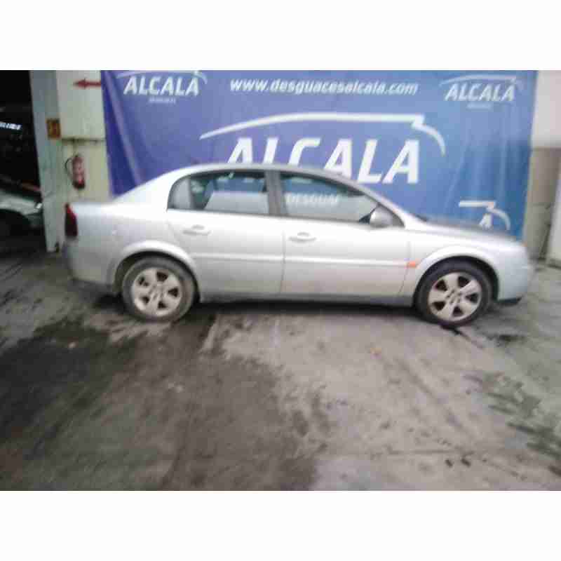 opel vectra c berlina del año 2004