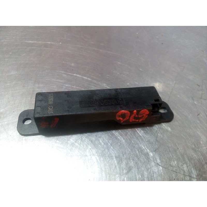ANTENA A2059053005 2 PINES AMG