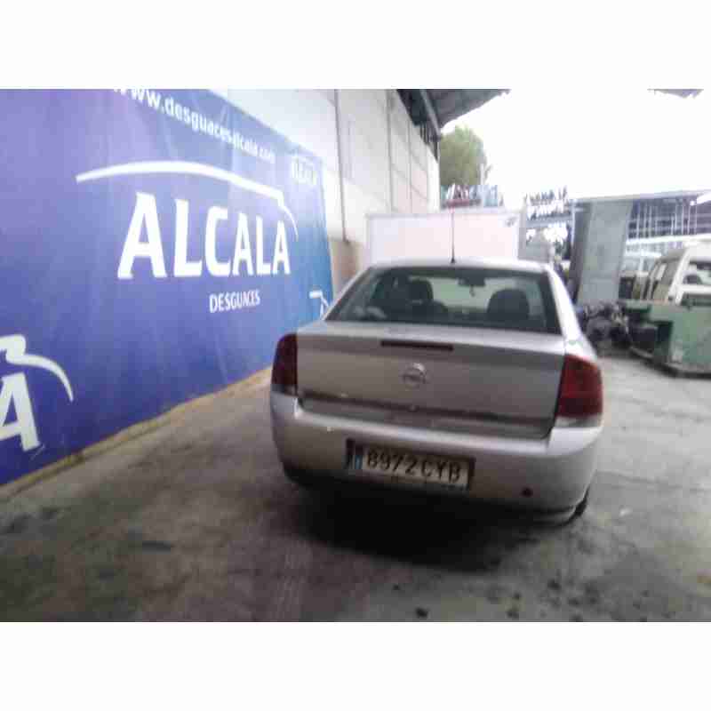 opel vectra c berlina del año 2004