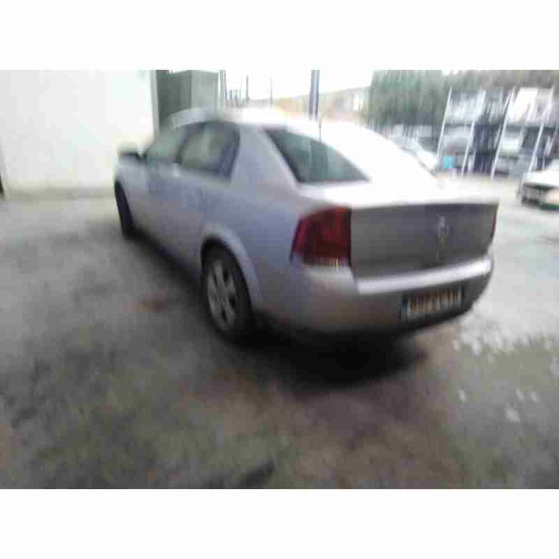 opel vectra c berlina del año 2004