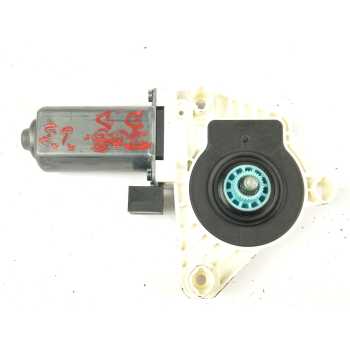 MOTOR ELEVALUNAS DELANTERO DERECHO 5Q4959802B 