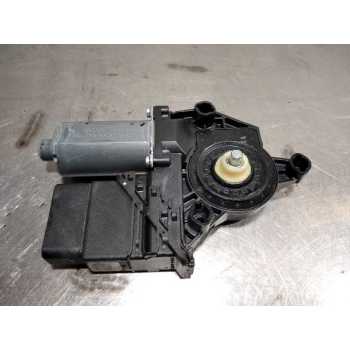 MOTOR ELEVALUNAS TRASERO IZQUIERDO 0130821430 