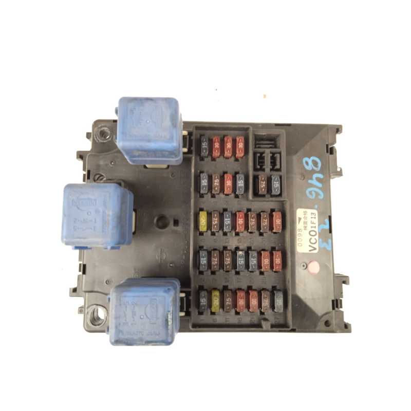 CAJA RELES / FUSIBLES 