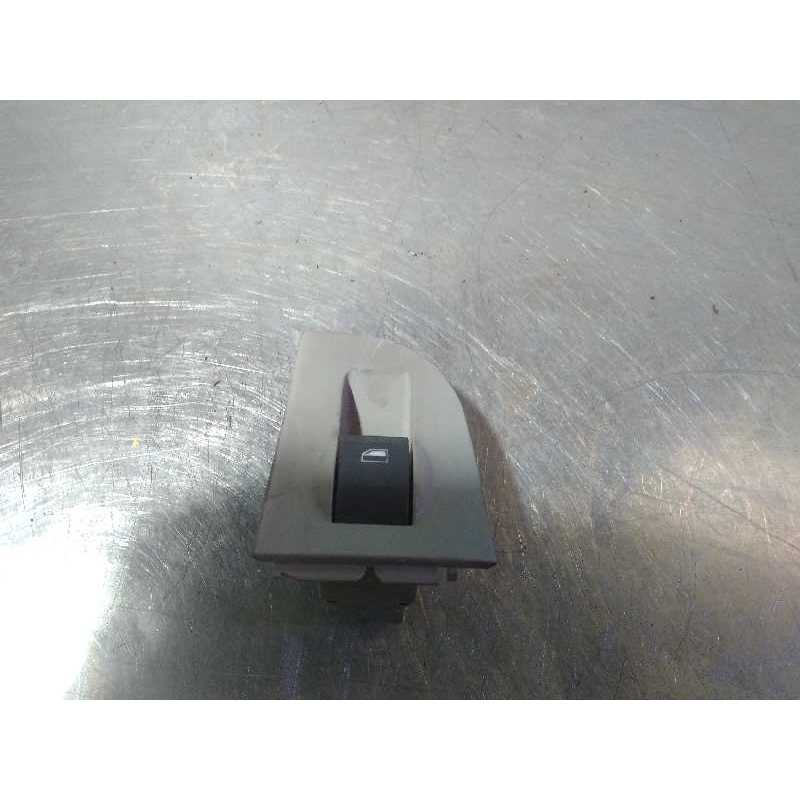 MANDO ELEVALUNAS TRASERO IZQUIERDO 