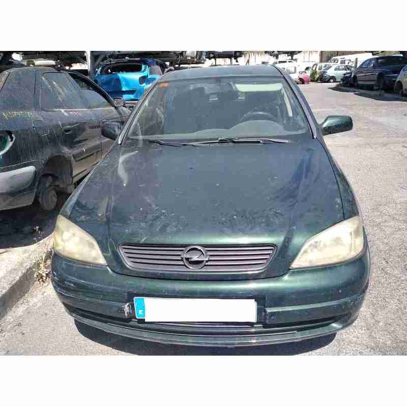 opel astra g berlina del año 2000
