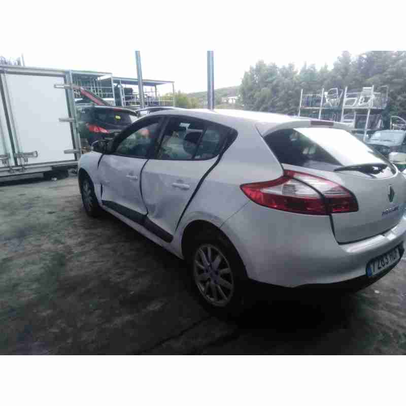 renault megane iii berlina 5 p del año 2011
