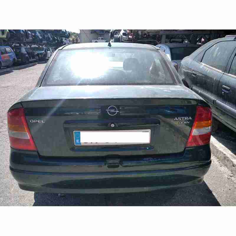 opel astra g berlina del año 2000