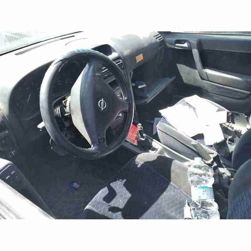 opel astra g berlina del año 2000
