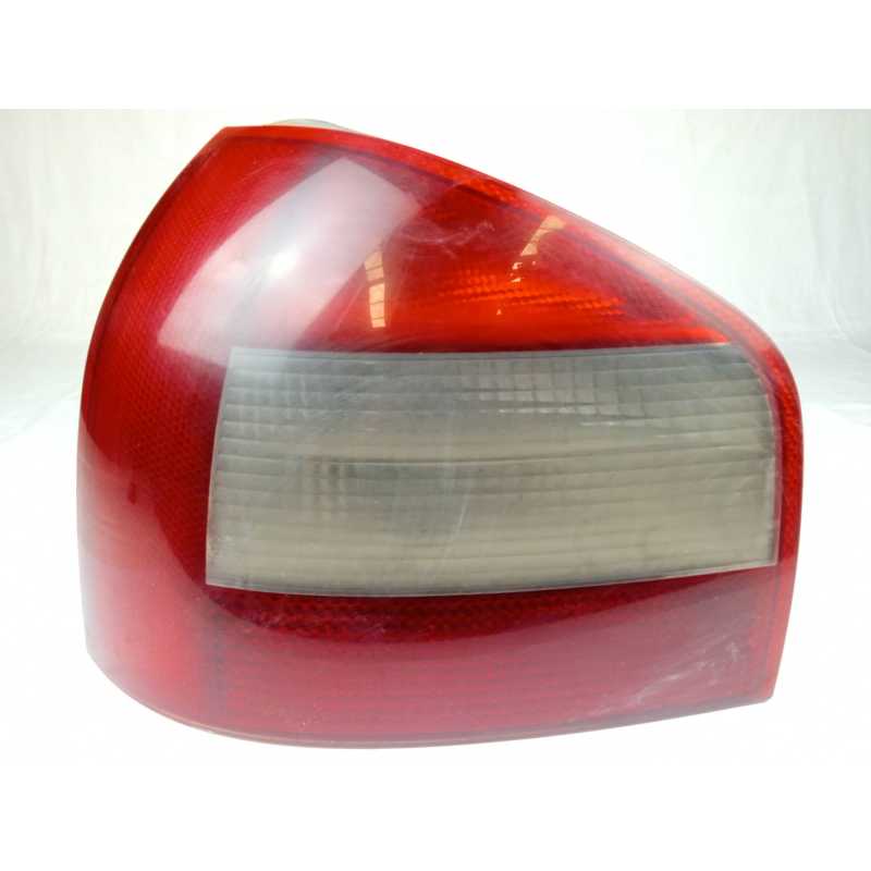 PILOTO TRASERO IZQUIERDO 8L0945095A 