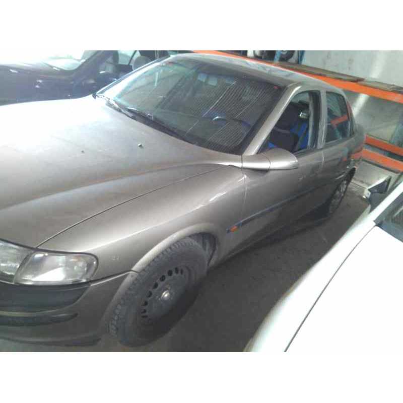 opel vectra b berlina del año 1997
