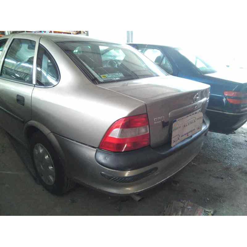 opel vectra b berlina del año 1997