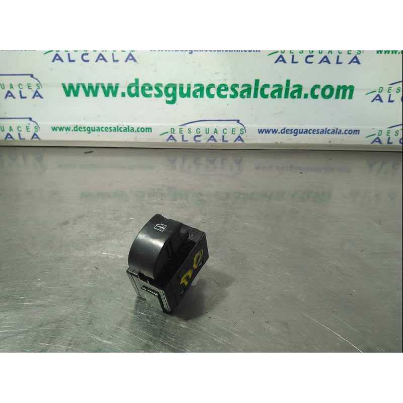 MANDO ELEVALUNAS DELANTERO DERECHO 25411JY00A 6 PINES 