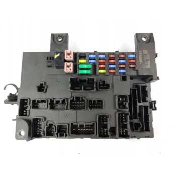 CAJA RELES / FUSIBLES 8637B680 