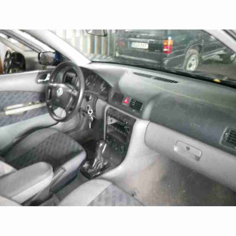 skoda octavia berlina (1u2) del año 1998