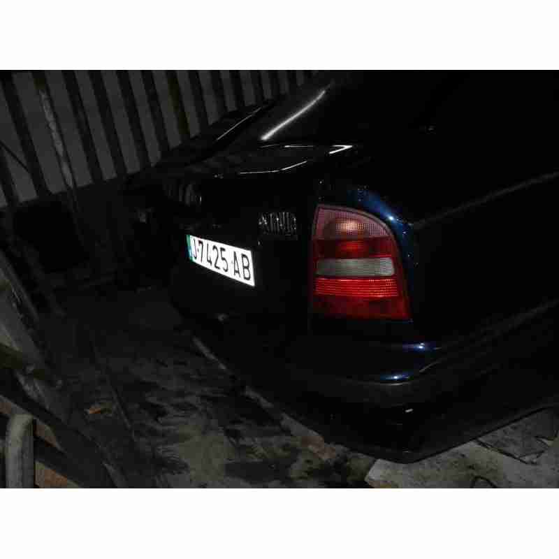 skoda octavia berlina (1u2) del año 1998