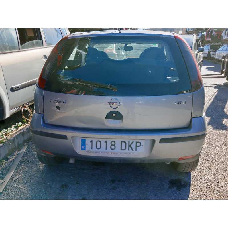 opel corsa c (x01) del año 2005