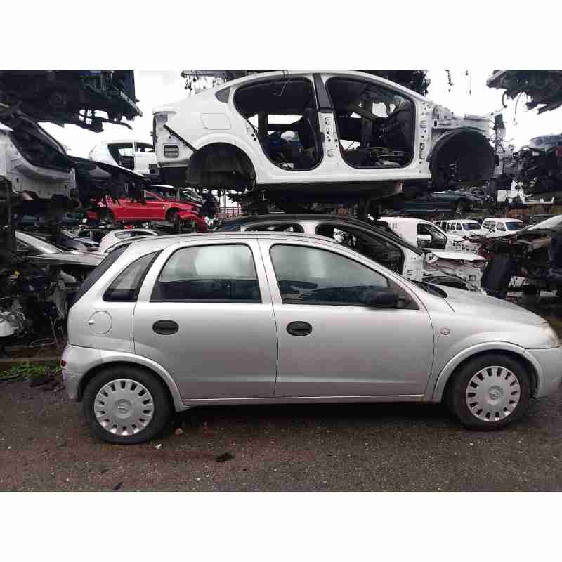 opel corsa c (x01) del año 2002