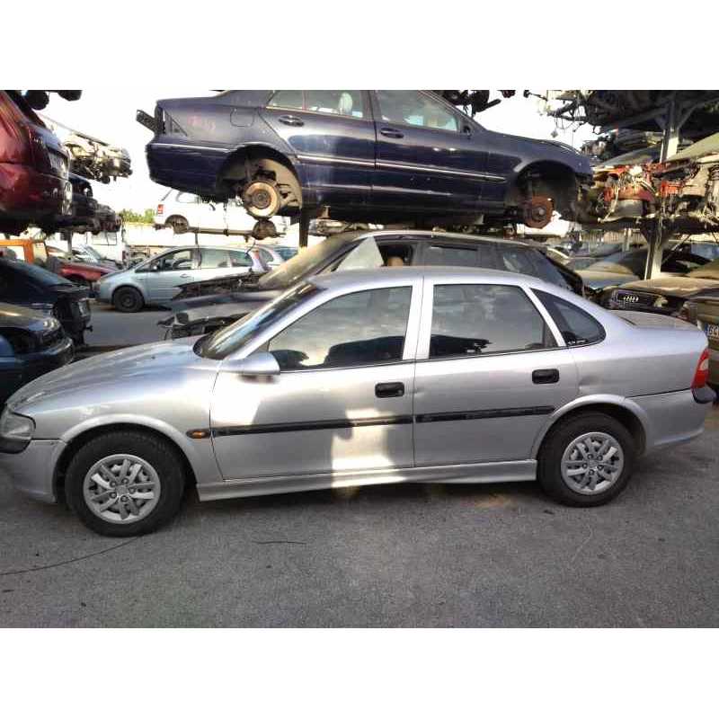 opel vectra b berlina del año 1996