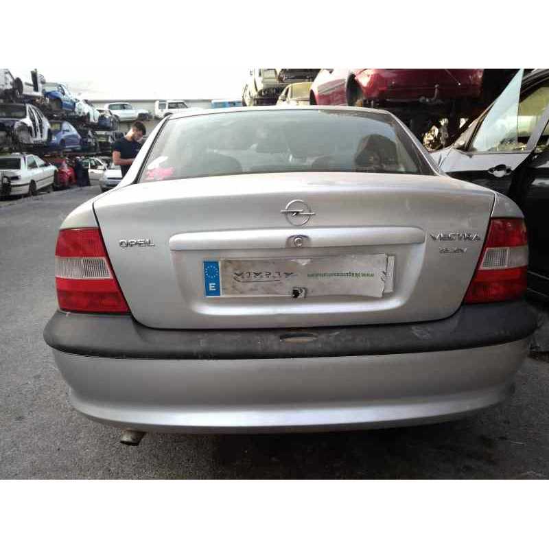 opel vectra b berlina del año 1996
