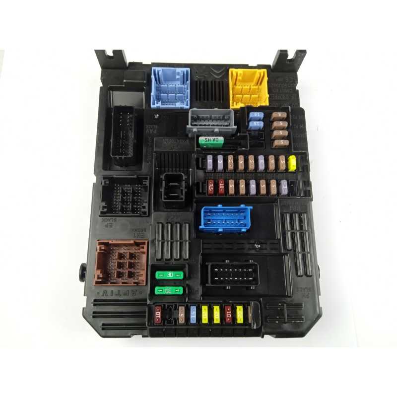 CAJA RELES / FUSIBLES 9832881080 BSI