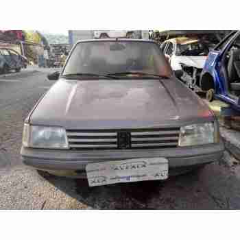 PEUGEOT 205 BERLINA
