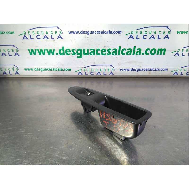 MANDO ELEVALUNAS TRASERO DERECHO 6490JZ 4 PINES 