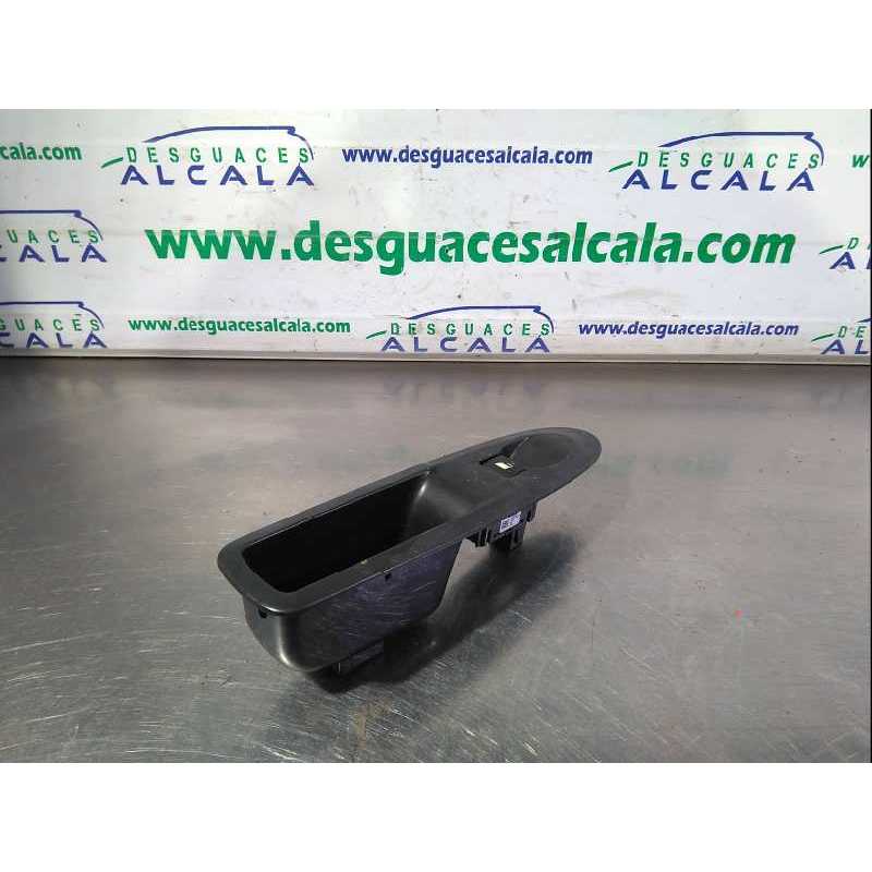 MANDO ELEVALUNAS TRASERO IZQUIERDO 6490JZ 4 PINES 