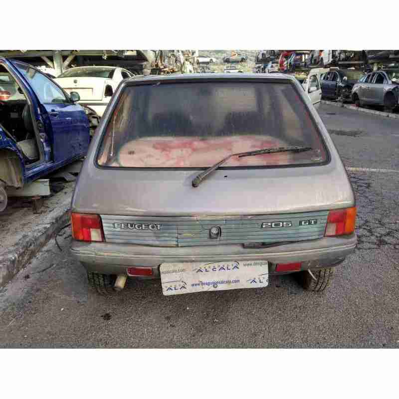 peugeot 205 berlina del año 1988