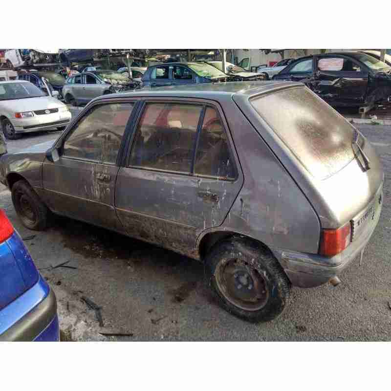 peugeot 205 berlina del año 1988