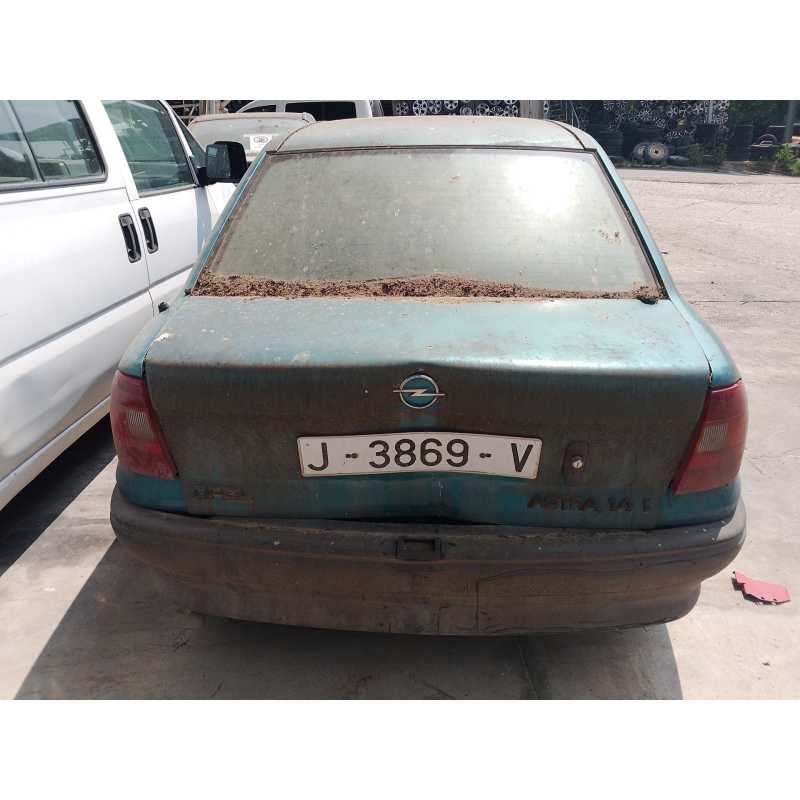opel astra f sedán (t92) del año 1994