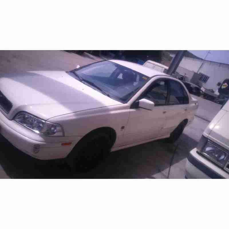 volvo s40 berlina del año 1997